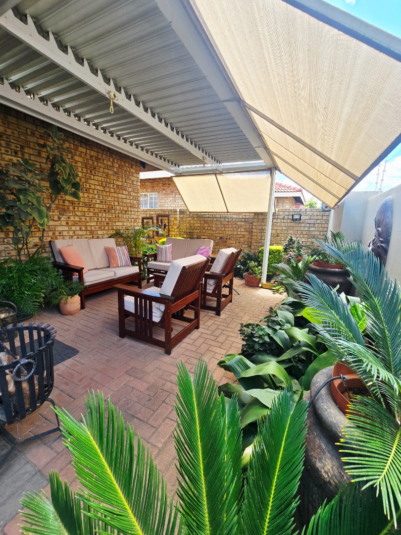 3 Bedroom Property for Sale in Flimieda North West